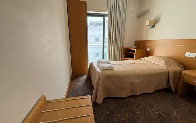 Hotel 13 de Outubro by Umbral
