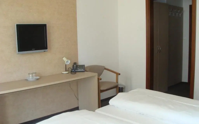 Elite Hotel And Restaurant