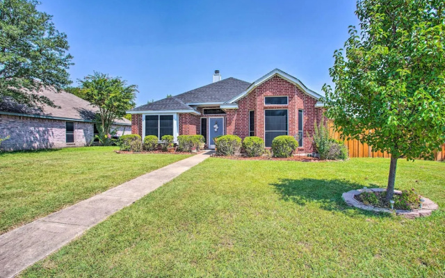 Family-friendly Rowlett Home ~ 23 Mi to Dallas