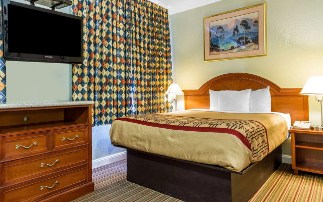 Rodeway Inn and Suites Hayward