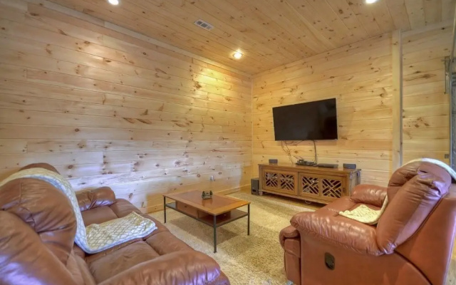 Oakawana Lodge