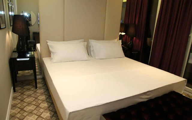 Senator Hotel