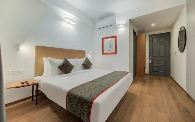 OYO Townhouse 101 Golf Course Road