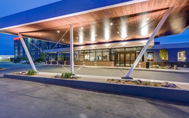 Heritage Inn Hotel & Convention Centre Saskatoon вид на фасад