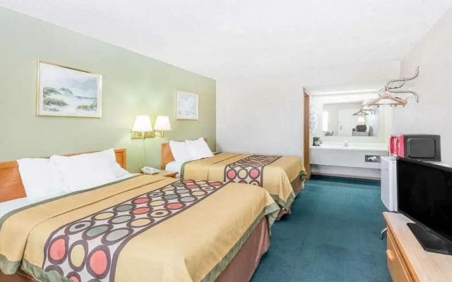 Super 8 by Wyndham Butler