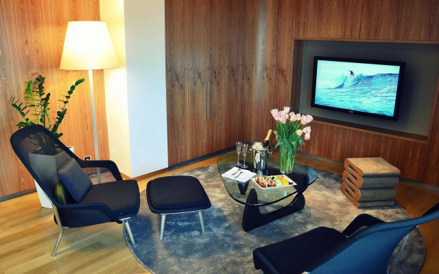 One Room Hotel