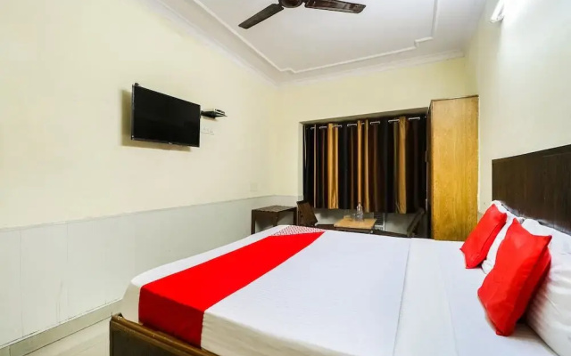 Hotel Rising Sun by OYO Rooms