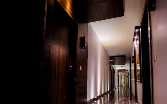 Hotel Crossroad