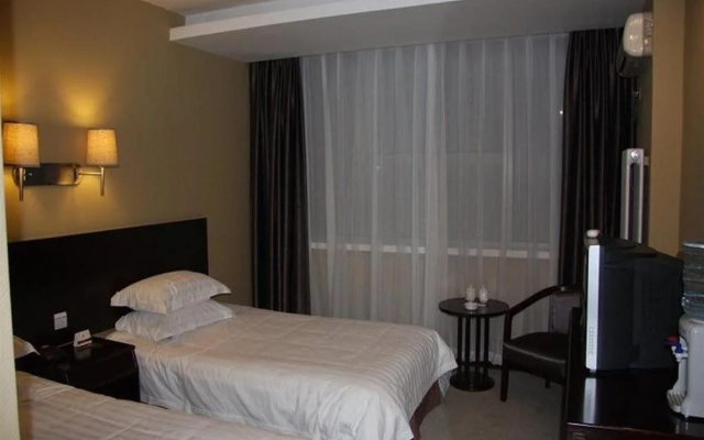 C.S. Sunshine Hotel