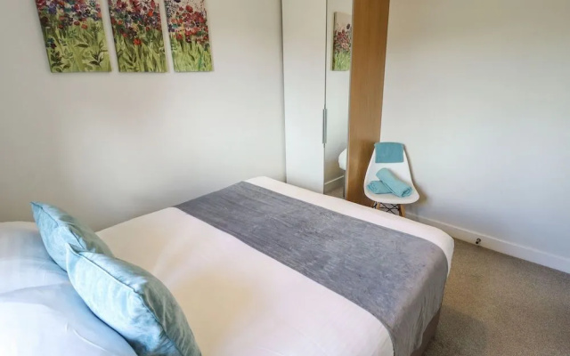 Lily-pad Lodge