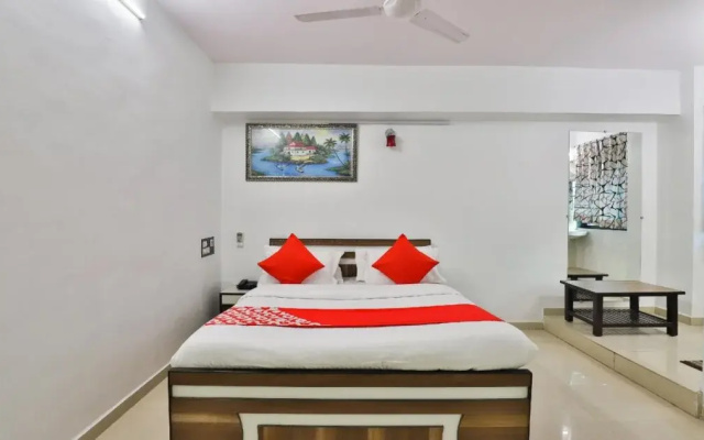 Hotel Day Night Stay By OYO Rooms