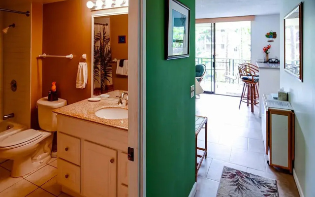 Oceanview Kailua-kona Condo With Private Balcony!