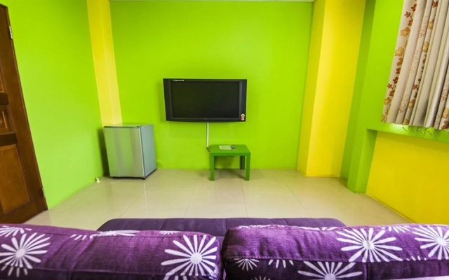 Hualien Train Station Backpackers Hostel
