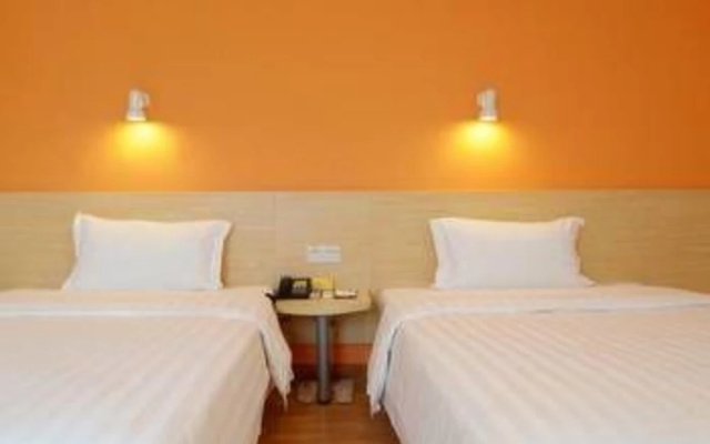 7 Days Hotel