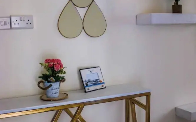 Four Fairlane Jkia Airport Loft