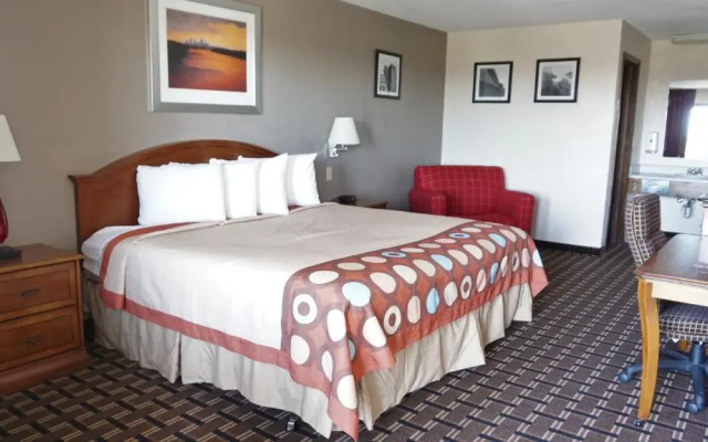 Lakes Inn
