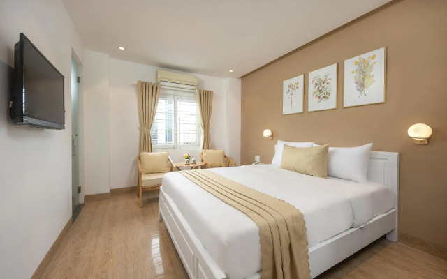Little Gold Hotel