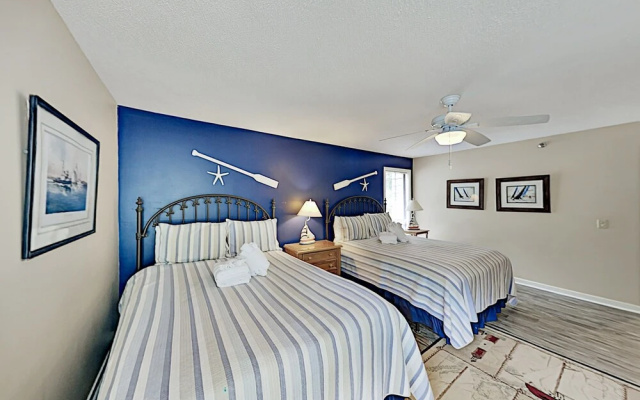 7811cent 2 Bedroom Condo