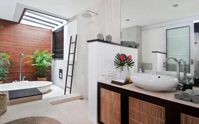 5BR Villa Sabtu - Minggu Villas Seminyak