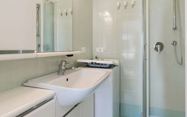 Pleasant Holiday Home in Gardone Riviera With Swimming Pool