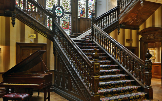 The Oaks Hotel
