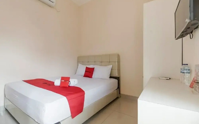 Fabel Homestay by RedDoorz