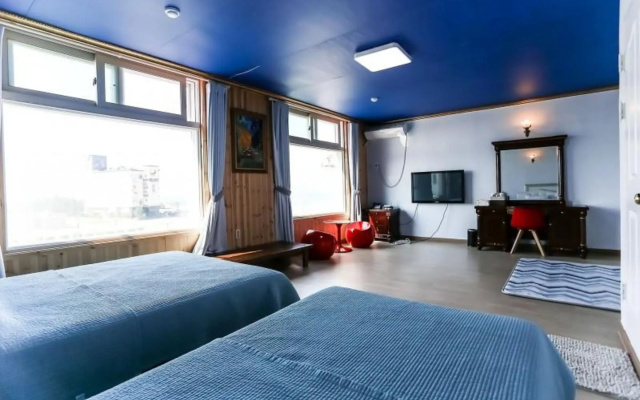 Yangyang Hajodae Beach House Pension