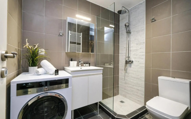 Strefi Hill Suites