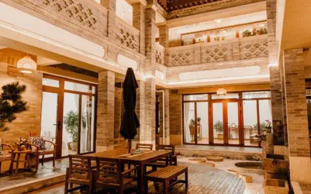 Flower Trace Hotel