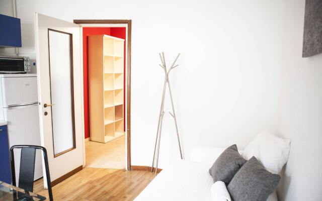 Отель Alessia's Flat - Naviglio Grande Италия, Милан - отзывы, цены и фото номеров - забронировать отель Alessia's Flat - Naviglio Grande онлайн комната для гостей