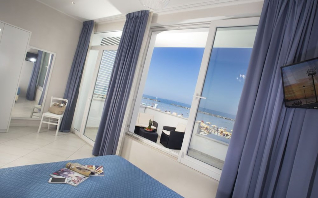 White Suite & Apartments