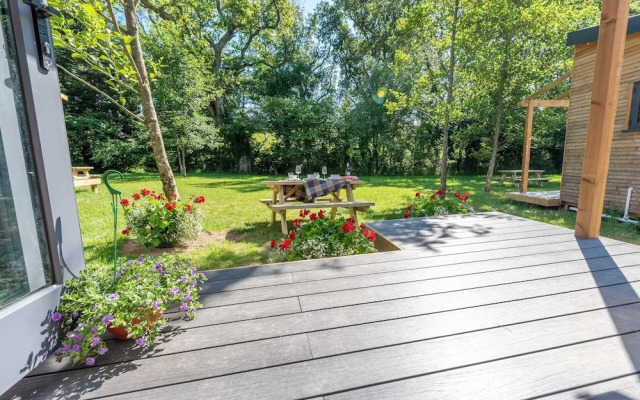 Sunset Cabins at The Oaks Woodland Retreat