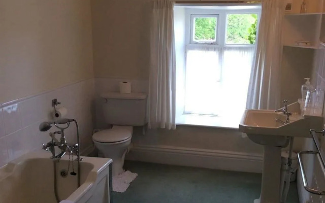 Newburgh House Bed & Breakfast