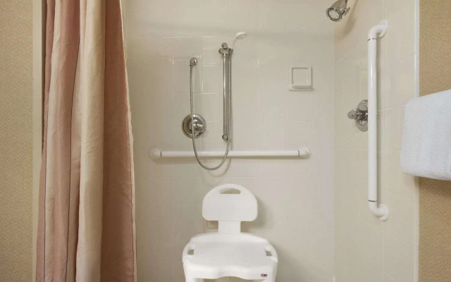 Baymont by Wyndham Columbia Northwest