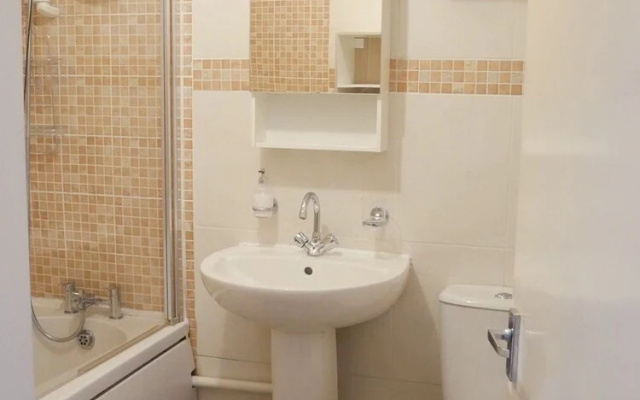 Bright 2 Double Bedrooms Apartment