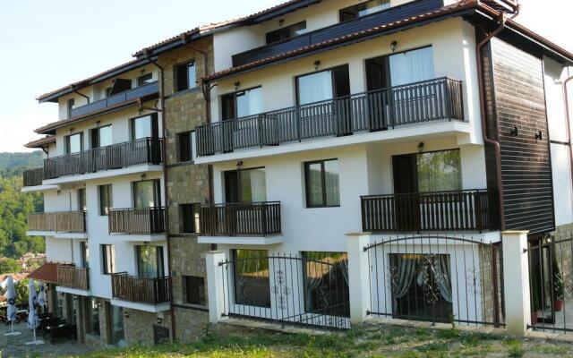 Отель Family Hotel Bela Болгария, Трявна - отзывы, цены и фото номеров - забронировать отель Family Hotel Bela онлайн вид на фасад