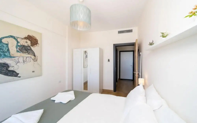 Pleasant Flat with Shared Pool in Kepez