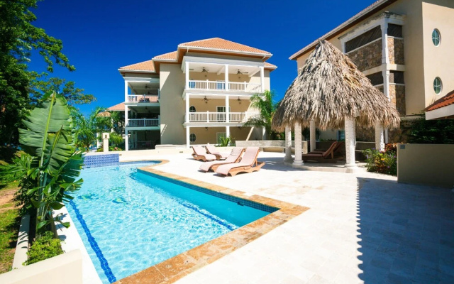 Lawson Rock - Yellowfish 211 2 Bedroom Condo by RedAwning