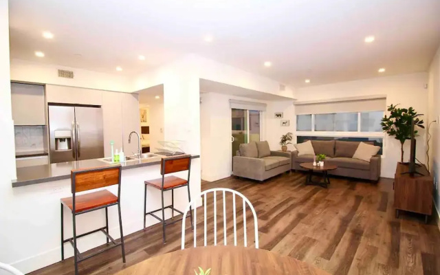 Los Angeles Grand Suites • Free Reserved Parking