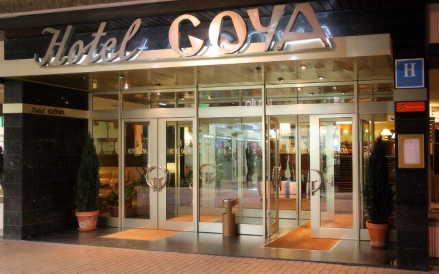 Отель Goya вид на фасад