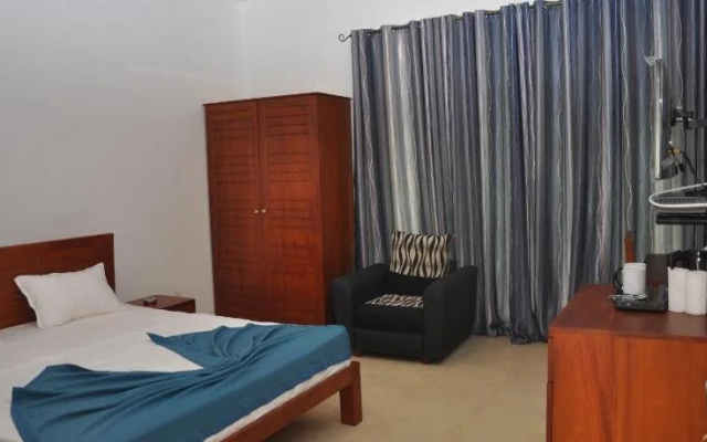 Aarya Hotel