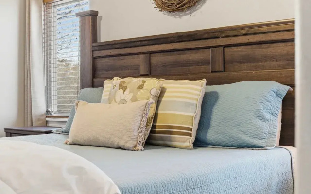 Oak Lane Escape - Branson - Resort Condo on Golf Course w/ Endless Amenities