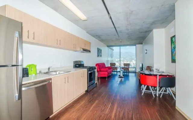 Hollywood Sierra Apartment