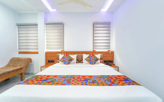Fabhotel Q One Plaza