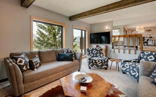 Cloud Camp Luxury  At Windcliff 2 Bedroom Home by RedAwning