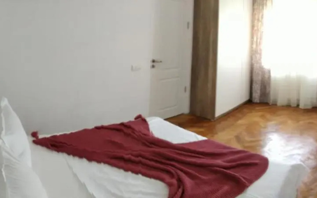 Tomis Apartment