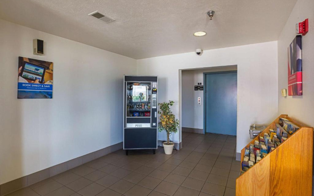 Motel 6 Omaha - IAT West