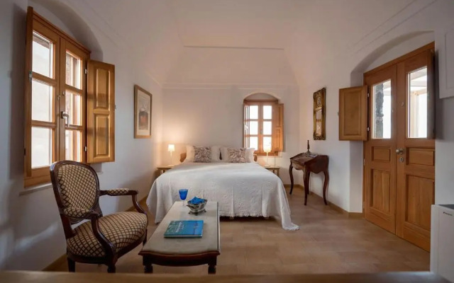 Casasantantonio 18th Century Luxury Mansion