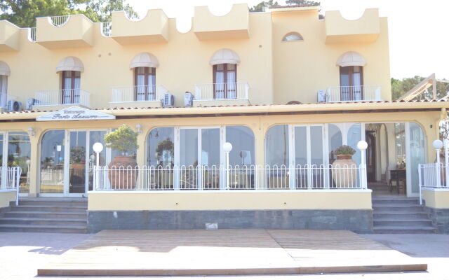 Hotel Ristorante Porto Azzurro Джардини Наксос вид на фасад