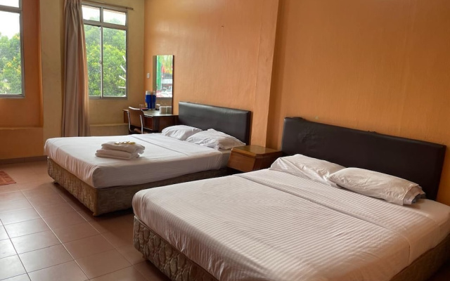 OYO 91284 White House Hotel Kluang